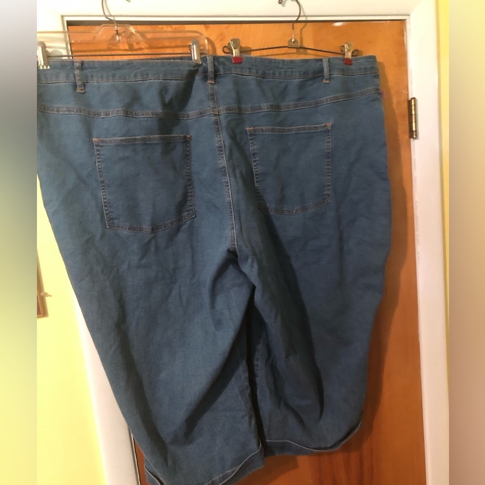 38W Capri Jeans